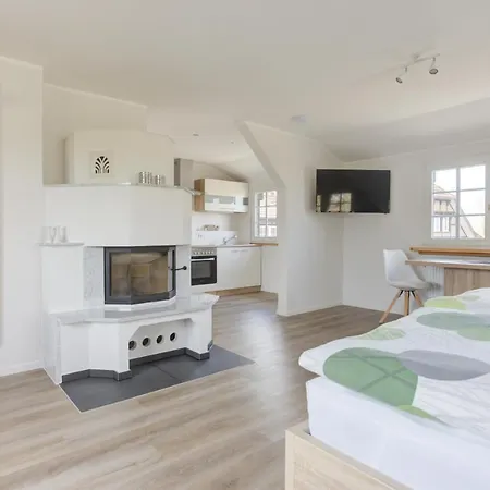 بيت ضيافة Landhaus Schwerin 3*