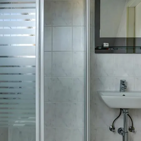 Landhaus Schwerin 3* شفيرين