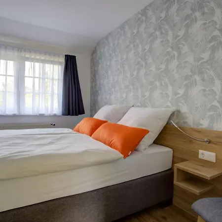 Landhaus Schwerin Casa de hóspedes 3*
